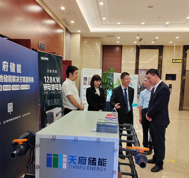 产品展示现场1.jpg